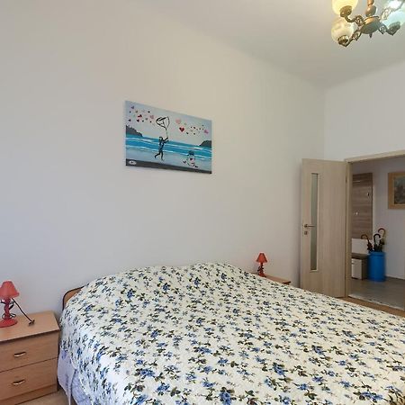 Aida Pula Apartment Bagian luar foto