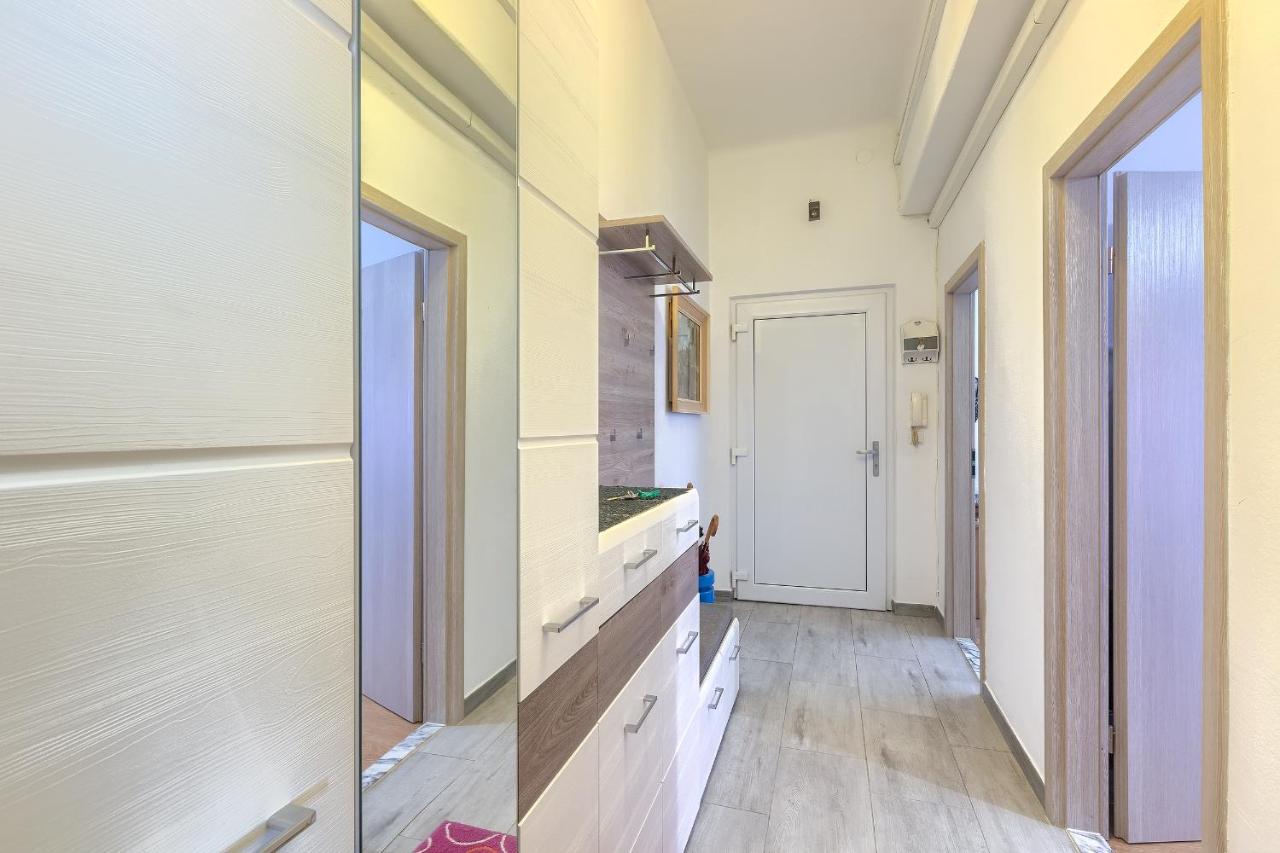 Aida Pula Apartment Bagian luar foto
