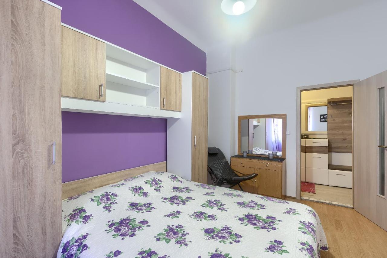 Aida Pula Apartment Bagian luar foto